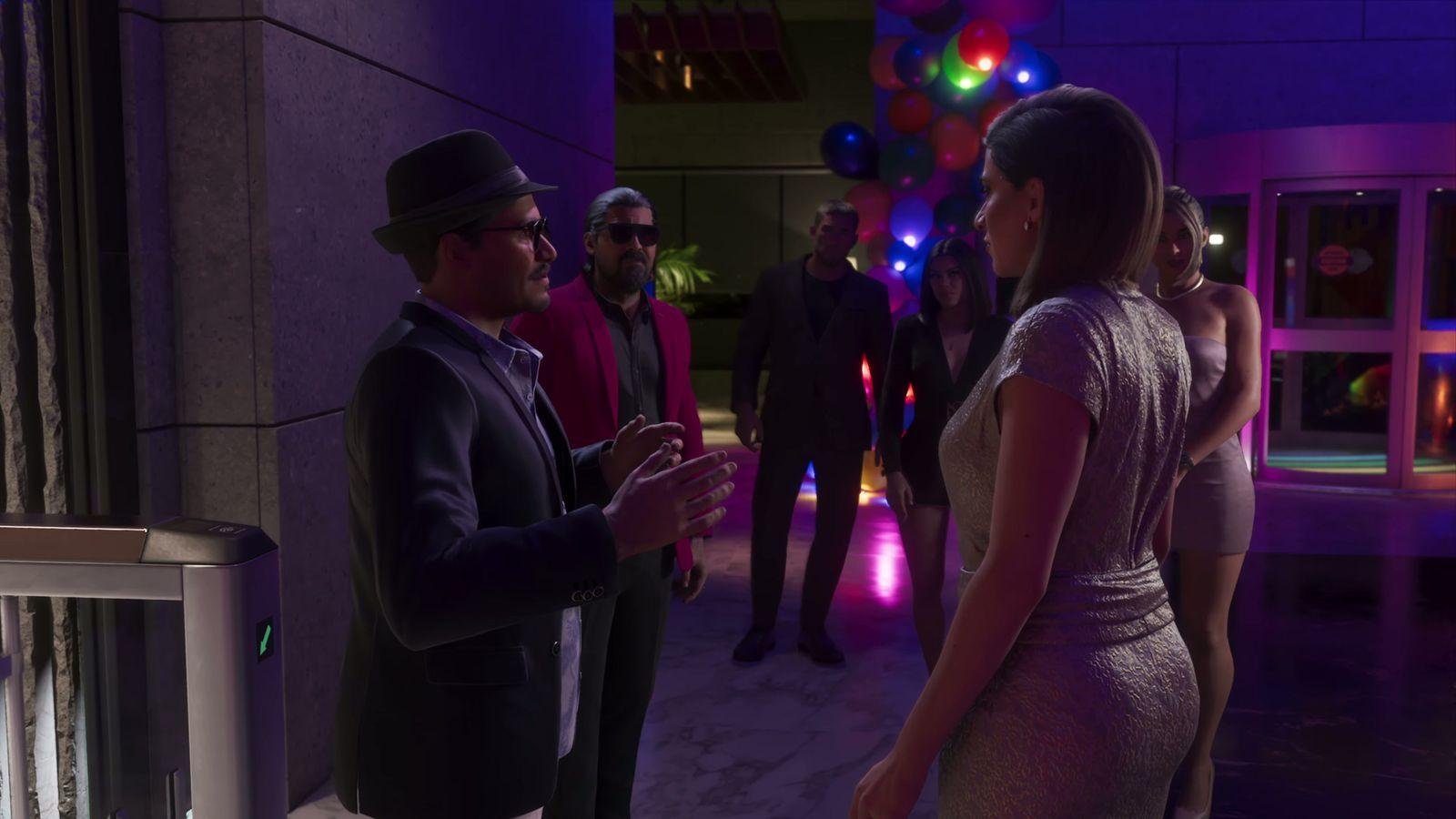 Jason em uma recepção formal durante missão de gameplay de GTA 6, cena ligada aos personagens Andres De Leon e Petra Navarro